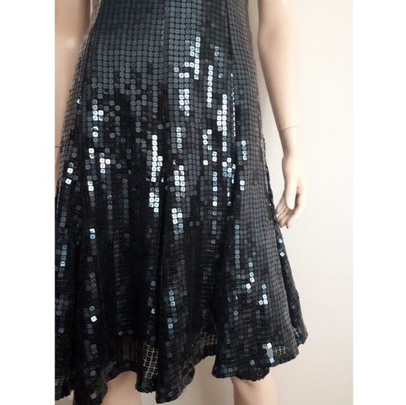Gio Guerreri | Midnight Blue Sequin Embellished Dress - Picture 6 of 13
